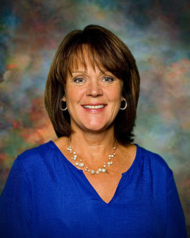 East Teacher Receives Unsung Heroes Grant for Innovative Teaching