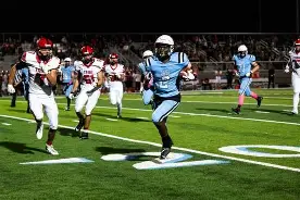 Keyshawn Brown (2), running the ball in for a touchdown.
